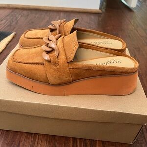 Nakedfeet Elect Camel Color